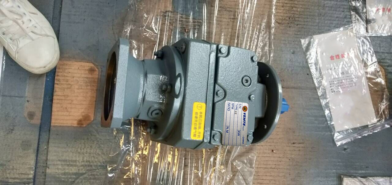 天車(chē)減速機(jī),RF107減速機(jī),18.5KW減速機(jī),直線(xiàn)型減速機(jī) 天車(chē)減速機(jī),RF107減速機(jī),18.5KW減速機(jī),直線(xiàn)型減速機(jī)