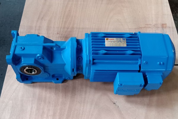 KA47-0.75KW-4P-48.95-M1-180&deg;減速機(jī)